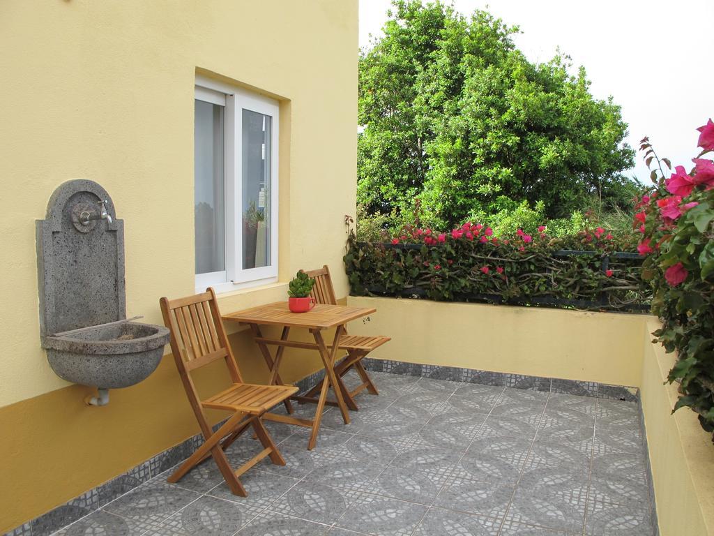 Bisbis House Guest House Porto Moniz Exterior photo